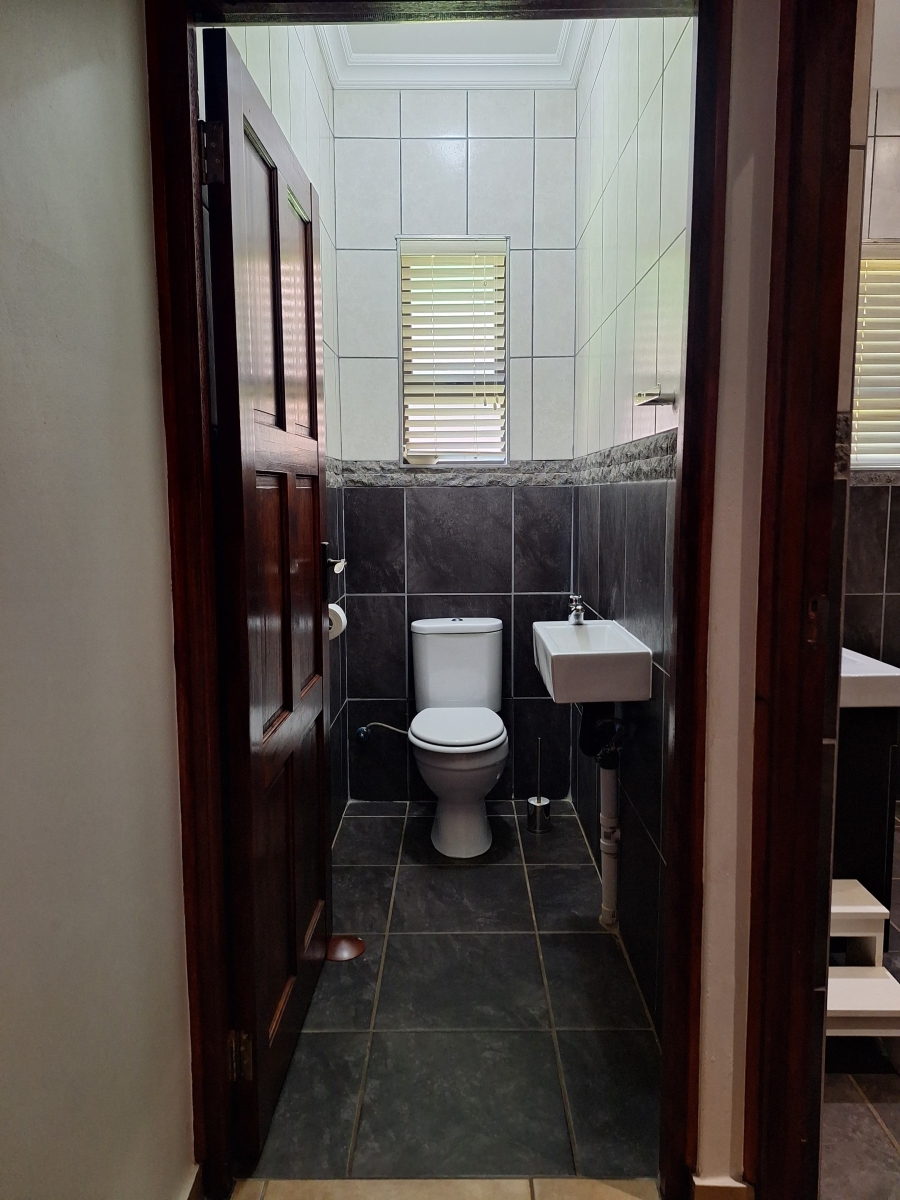 4 Bedroom Property for Sale in Woodland Hills Free State